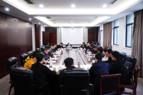 我校召开期中学生工作会议